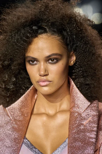 Look 35